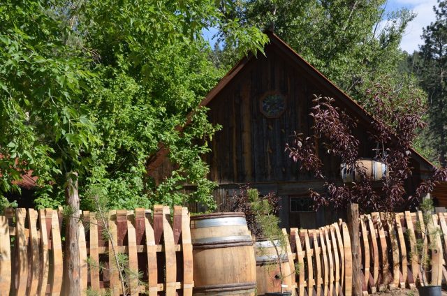 The Cabins at Country Road, secluded romantic cabin in Colorado