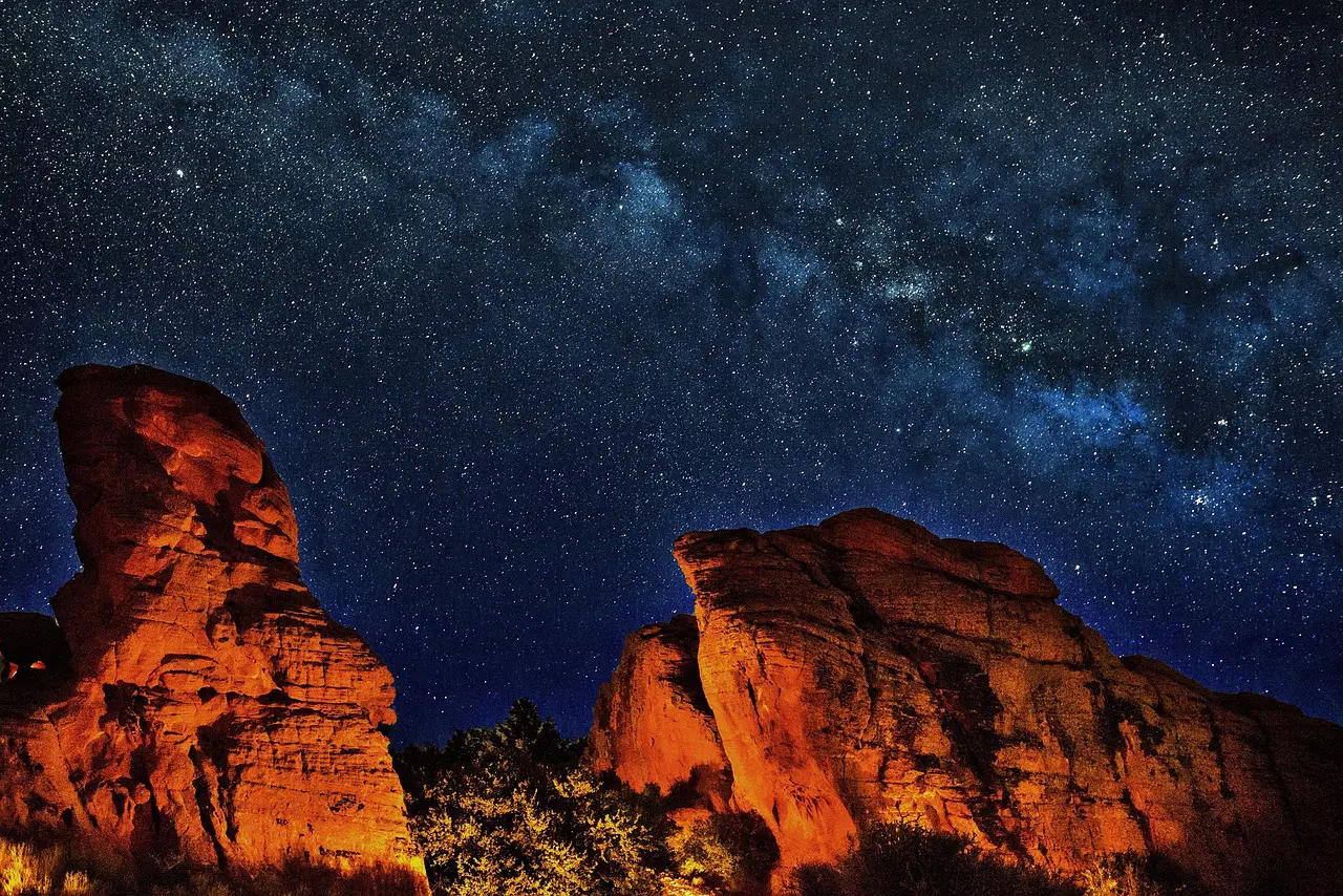 stargazing in arizona is a romantic getaway for honeymooners