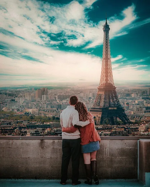 eiffel tower with couple