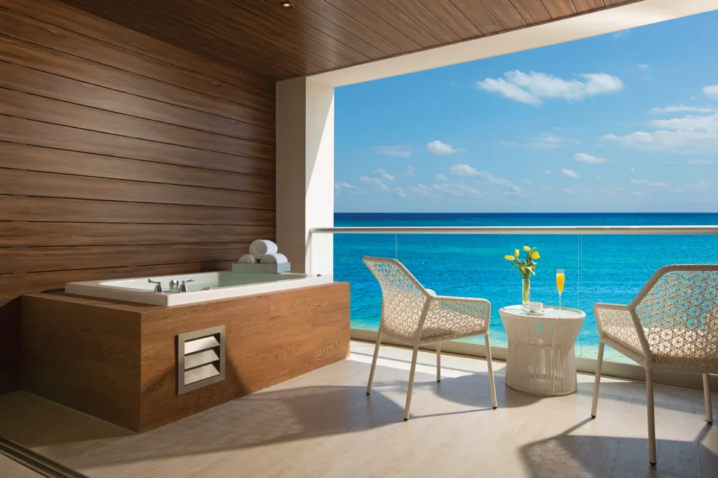 Breathless Riviera Cancun Xhale Club Jr suite